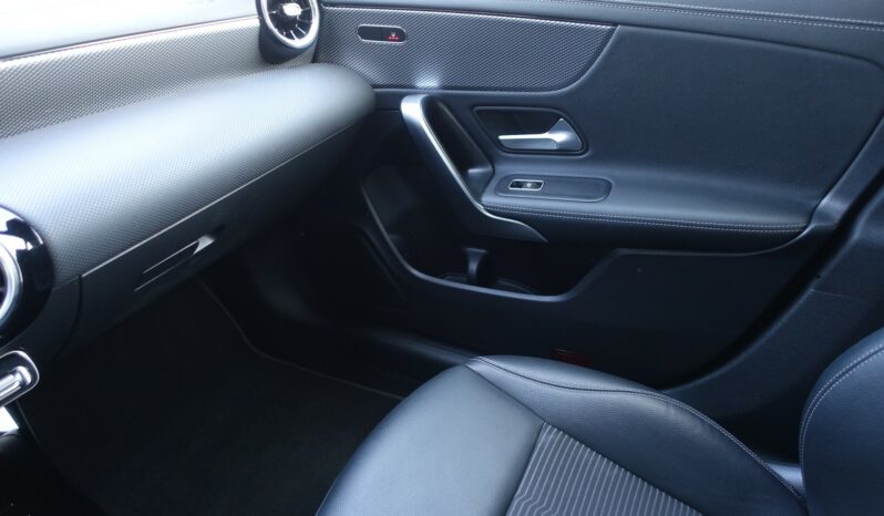 MERCEDES CLASSE CLA 200D SHOOTING BRAKE 150 CH 8G-DCT complet