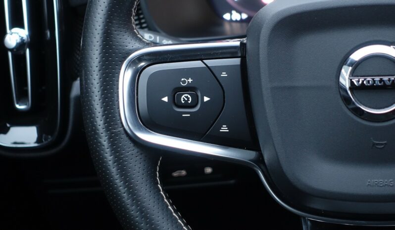 VOLVO XC 40 T5 HYBRIDE RECHARGEABLE GEARTRONIC 262 CH ( 180 CH + 82 CH )  R-DESIGN complet