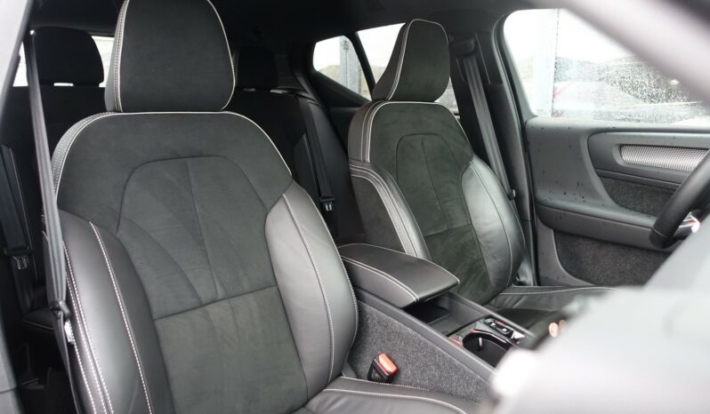 VOLVO XC 40 T4 HYBRIDE RECHARGEABLE GEARTRONIC 211 CH  R-DESIGN complet