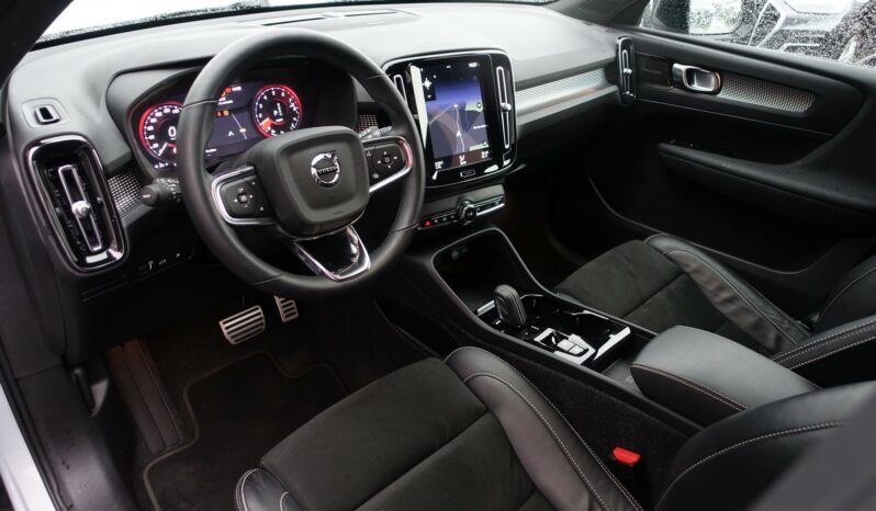 VOLVO XC 40 T4 HYBRIDE RECHARGEABLE GEARTRONIC 211 CH  R-DESIGN complet