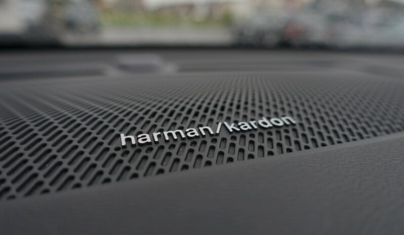 VOLVO XC 40 T4 HYBRIDE RECHARGEABLE GEARTRONIC 211 CH  R-DESIGN complet