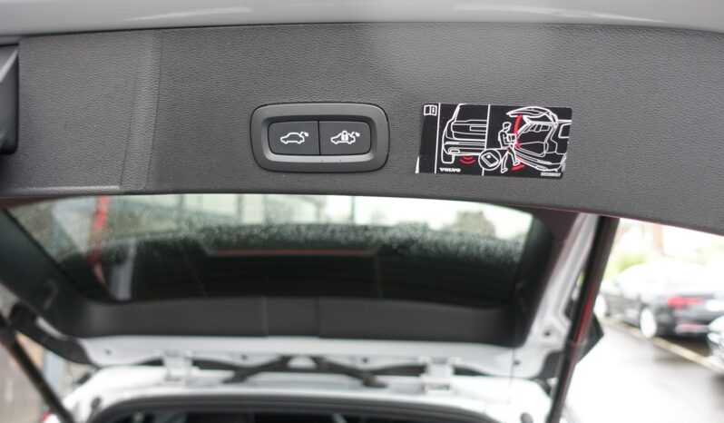 VOLVO XC 40 T4 HYBRIDE RECHARGEABLE GEARTRONIC 211 CH  R-DESIGN complet