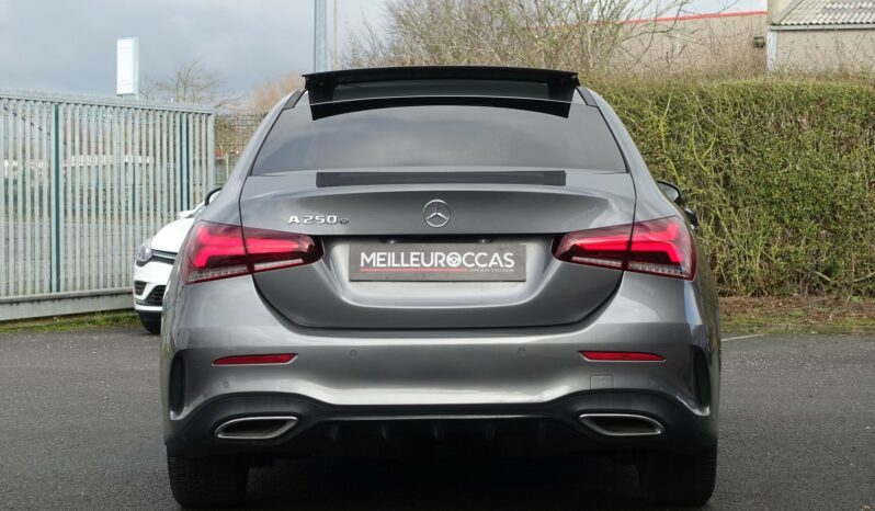 MERCEDES CLASSE A 250 E 262 CH HYBRIDE RECHARGEABLE 8G-DCT AMG-LINE complet