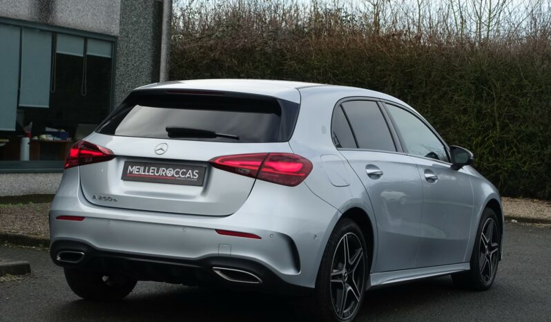 MERCEDES CLASSE A 250 E 8G-DCT 218 CH HYBRIDE RECHARGEABLE AMG-LINE complet