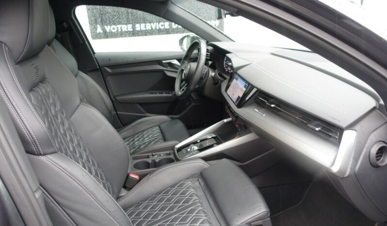 AUDI A3 SPORTBACK 45 COMPETITION TFSI E TRON S-TRONIC 245 CH HYBRIDE RECHARGEABLE S-LINE complet