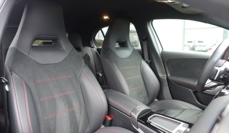 MERCEDES CLASSE A 250 E 8G-DCT 218 CH HYBRIDE RECHARGEABLE AMG-LINE complet