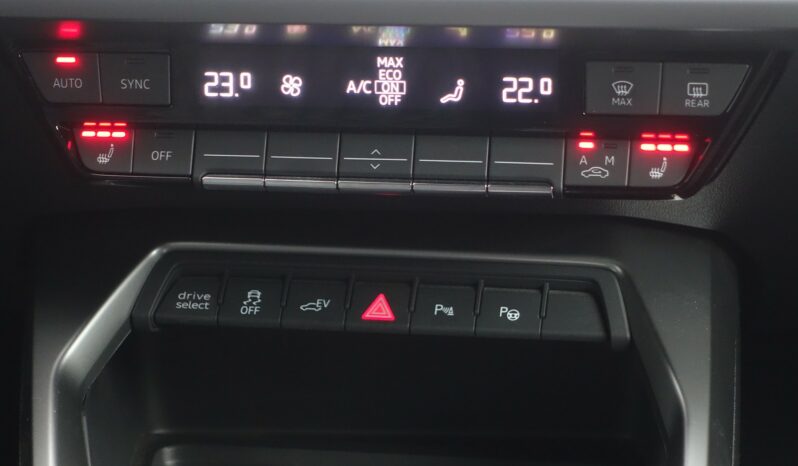 AUDI A3 SPORTBACK 45 COMPETITION TFSI E TRON S-TRONIC 245 CH HYBRIDE RECHARGEABLE S-LINE complet