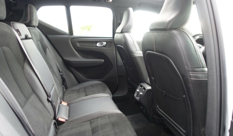 VOLVO XC 40 D4 2.0 L GEARTRONIC AWD 190CH R-DESIGN complet