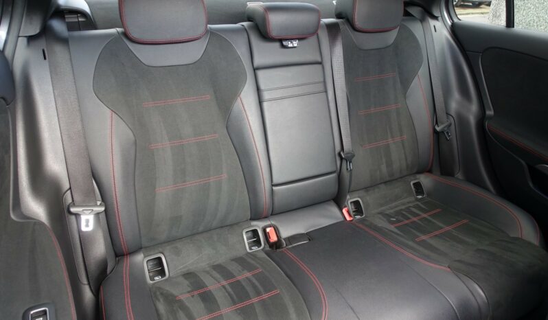 MERCEDES CLASSE A 250 E 262 CH HYBRIDE RECHARGEABLE 8G-DCT AMG-LINE complet