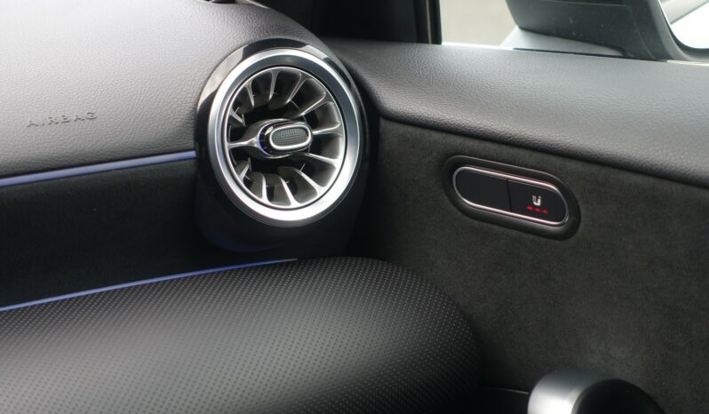 MERCEDES CLASSE A 250 E 8G-DCT 218 CH HYBRIDE RECHARGEABLE AMG-LINE complet