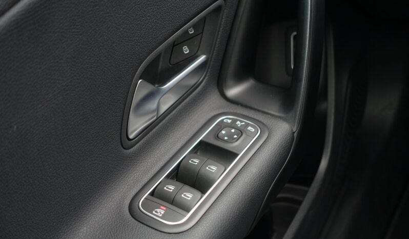 MERCEDES CLASSE A 250 E 8G-DCT 218 CH HYBRIDE RECHARGEABLE AMG-LINE complet