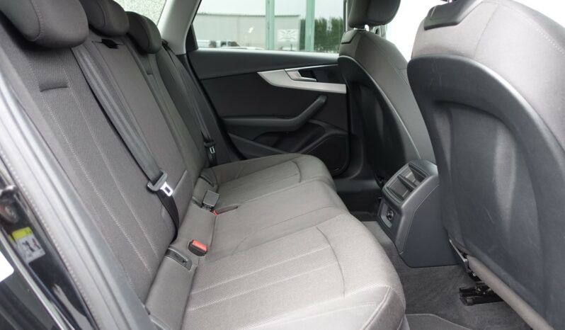 AUDI A4 AVANT 30 TDI MHEV PHASE 2 S-TRONIC complet