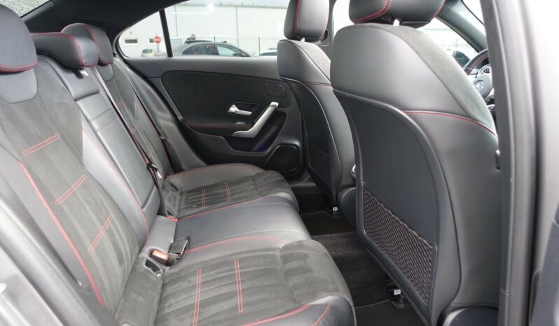 MERCEDES CLASSE A 250 E 262 CH HYBRIDE RECHARGEABLE 8G-DCT AMG-LINE complet