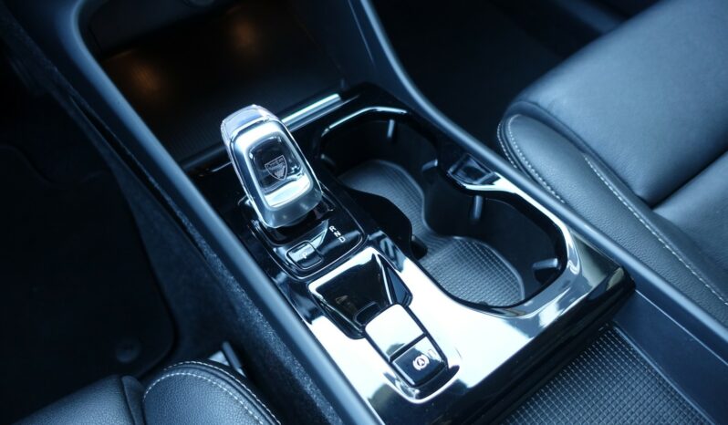 VOLVO XC 40 T4 HYBRIDE RECHARGEABLE GEARTRONIC 211 CH  INSCRIPTION complet