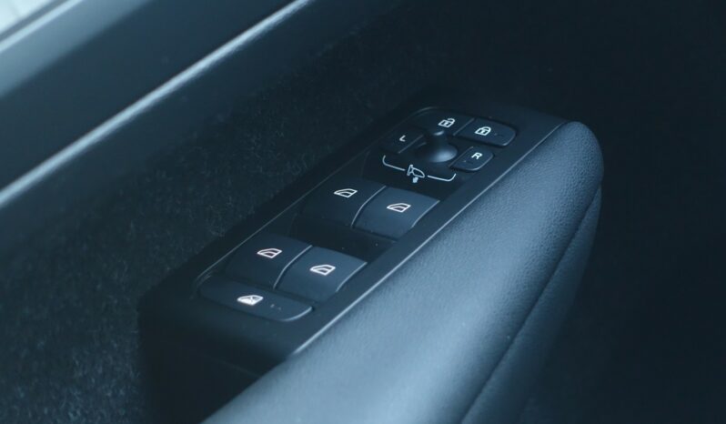 VOLVO XC 40 T4 HYBRIDE RECHARGEABLE GEARTRONIC 211 CH  INSCRIPTION complet