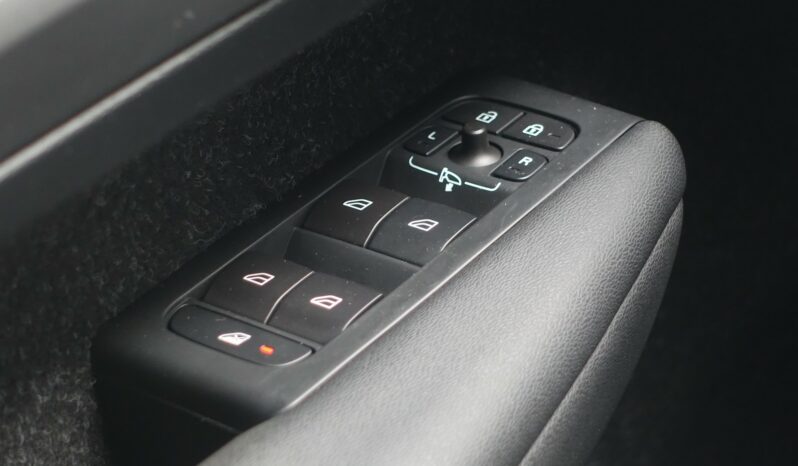 VOLVO XC 40 D4 2.0 L GEARTRONIC AWD 190CH R-DESIGN complet