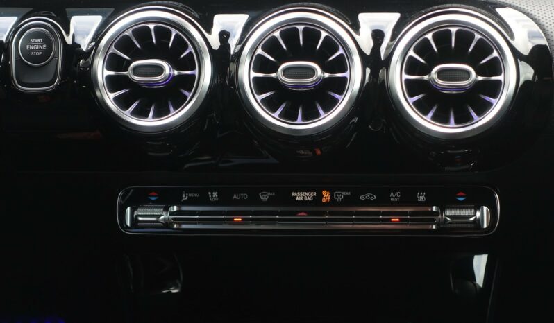 MERCEDES CLASSE A 250 E 262 CH HYBRIDE RECHARGEABLE 8G-DCT AMG-LINE complet