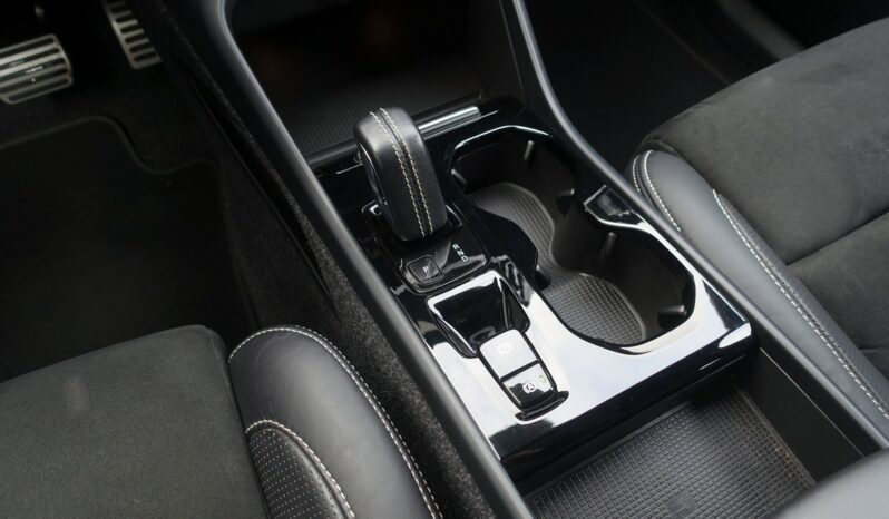 VOLVO XC 40 T5 HYBRIDE RECHARGEABLE GEARTRONIC 262 CH ( 180 CH + 82 CH )  R-DESIGN complet