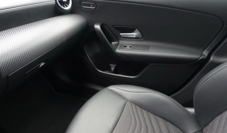 MERCEDES CLASSE A 250 E 8G-DCT 218 CH HYBRIDE RECHARGEABLE AMG-LINE complet