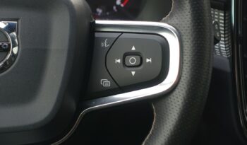 VOLVO XC 40 D4 2.0 L GEARTRONIC AWD 190CH R-DESIGN complet
