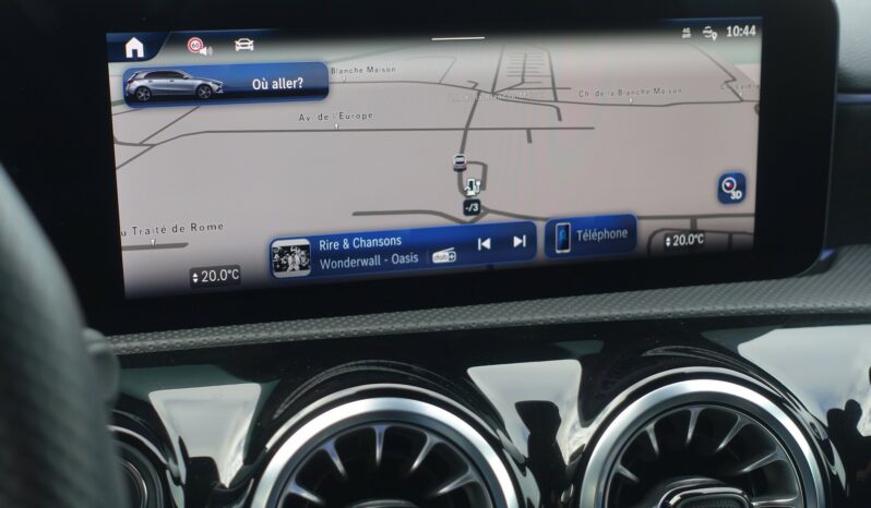 MERCEDES CLASSE A 250 E 8G-DCT 218 CH HYBRIDE RECHARGEABLE AMG-LINE complet