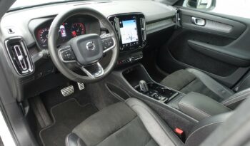 VOLVO XC 40 D4 2.0 L GEARTRONIC AWD 190CH R-DESIGN complet