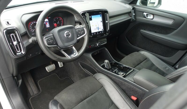 VOLVO XC 40 D4 2.0 L GEARTRONIC AWD 190CH R-DESIGN complet