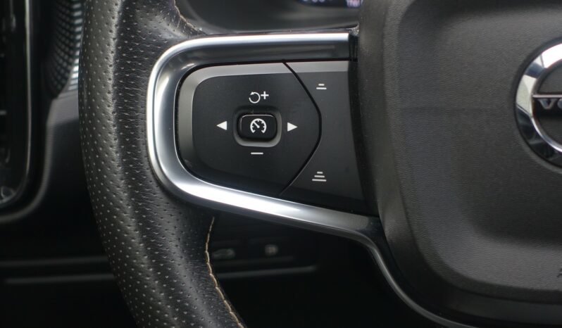 VOLVO XC 40 T5 HYBRIDE RECHARGEABLE GEARTRONIC 262 CH ( 180 CH + 82 CH )  R-DESIGN complet