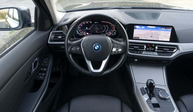 BMW 330 EA E-DRIVE HYBRIDE BVA 184 CH THERMIQUE + 110 CH ÉLECTRIQUE complet