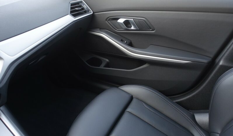 BMW 330 EA E-DRIVE HYBRIDE BVA 184 CH THERMIQUE + 110 CH ÉLECTRIQUE complet