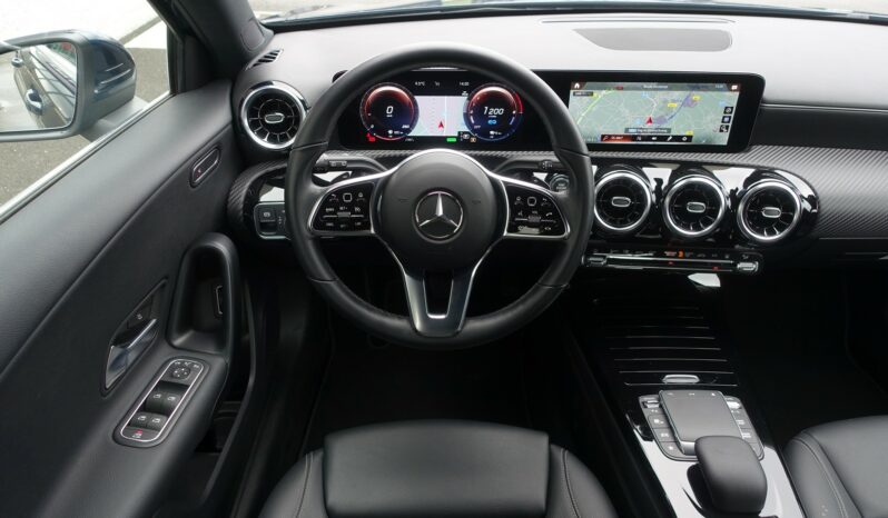 MERCEDES CLASSE A 250 E 8G-DCT 218 CH HYBRIDE RECHARGEABLE AMG-LINE complet