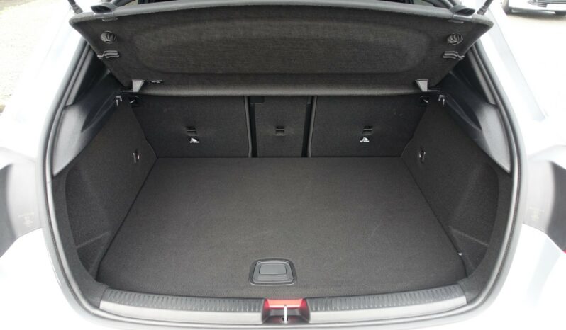 MERCEDES CLASSE A 250 E 8G-DCT 218 CH HYBRIDE RECHARGEABLE AMG-LINE complet