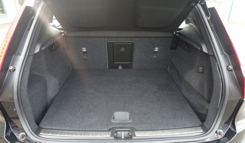 VOLVO XC 40 T5 HYBRIDE RECHARGEABLE GEARTRONIC 262 CH ( 180 CH + 82 CH )  R-DESIGN complet