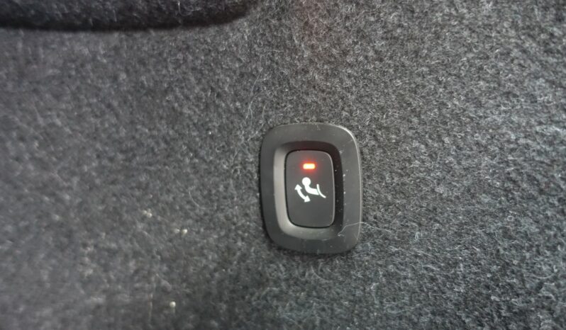 VOLVO XC 40 T5 HYBRIDE RECHARGEABLE GEARTRONIC 262 CH ( 180 CH + 82 CH )  R-DESIGN complet