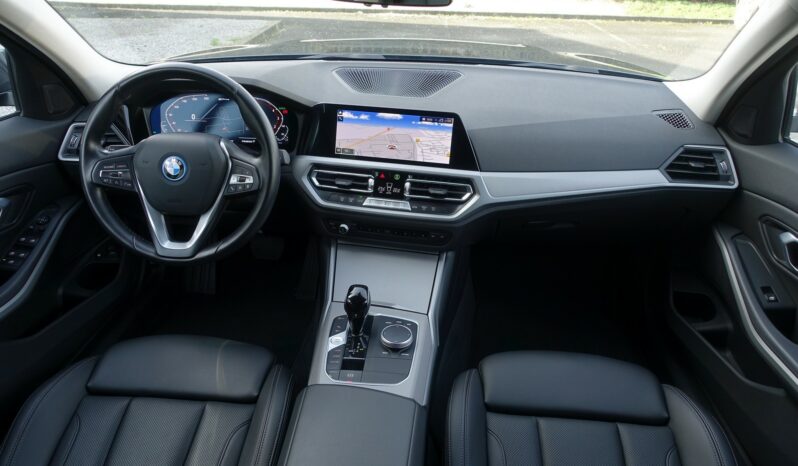 BMW 330 EA E-DRIVE HYBRIDE BVA 184 CH THERMIQUE + 110 CH ÉLECTRIQUE complet