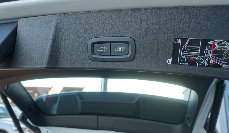 VOLVO XC 40 T4 HYBRIDE RECHARGEABLE GEARTRONIC 211 CH  INSCRIPTION complet