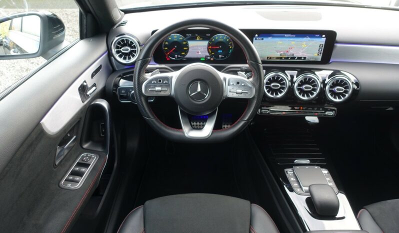 MERCEDES CLASSE A 250 E 262 CH HYBRIDE RECHARGEABLE 8G-DCT AMG-LINE complet