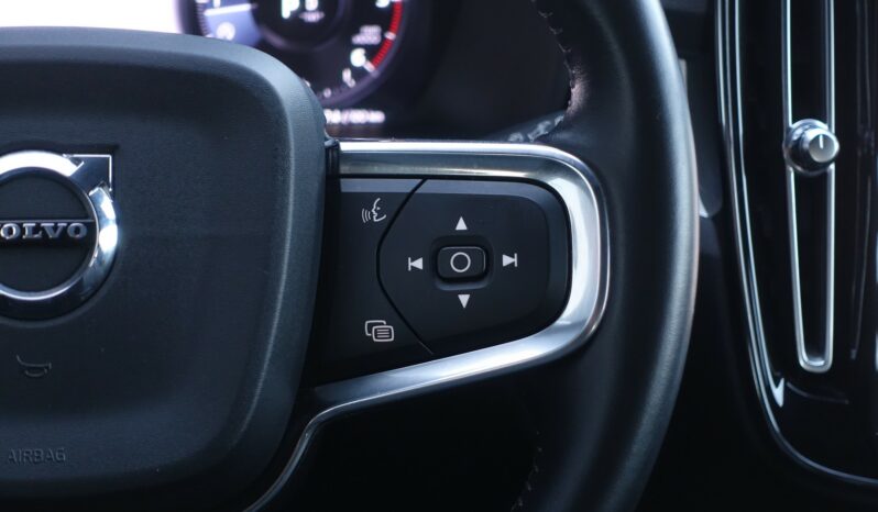 VOLVO XC 40 D3 2.0 L GEARTRONIC 150CH MOMENTUM complet