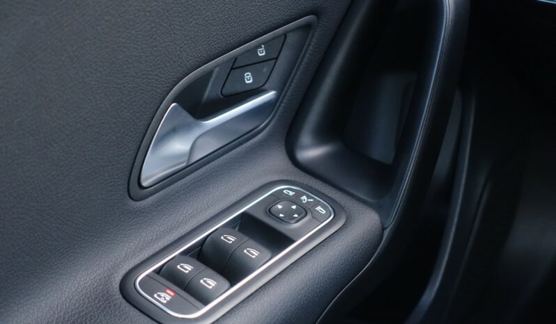 MERCEDES CLASSE A BERLINE 180d 8G-DCT complet