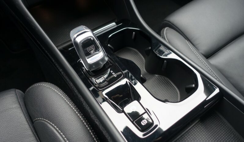 VOLVO XC 40 T4 HYBRIDE RECHARGEABLE GEARTRONIC 211 CH  INSCRIPTION complet