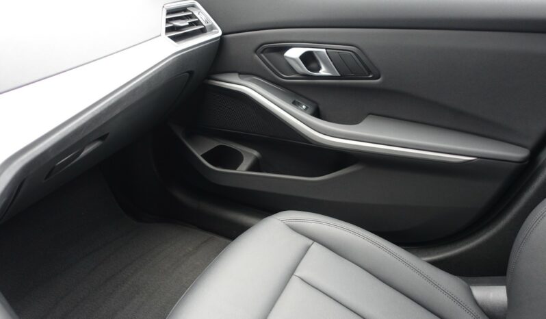 BMW 320 DA TOURING SERIE 3 190 CH MHEV BVA complet