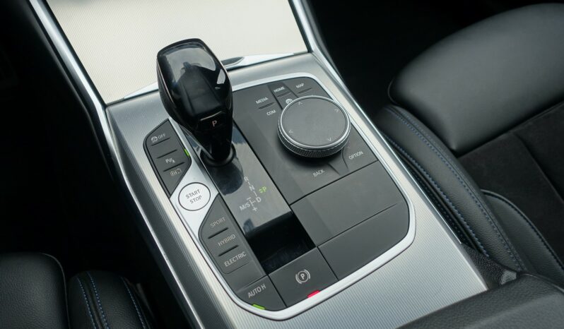 BMW 330 EA TOURING HYBRIDE RECHARGEABLE 292 CH BVA PACK M complet