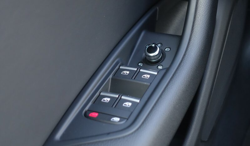 AUDI A4 AVANT 35 TDI MHEV S-TRONIC 163 CH complet