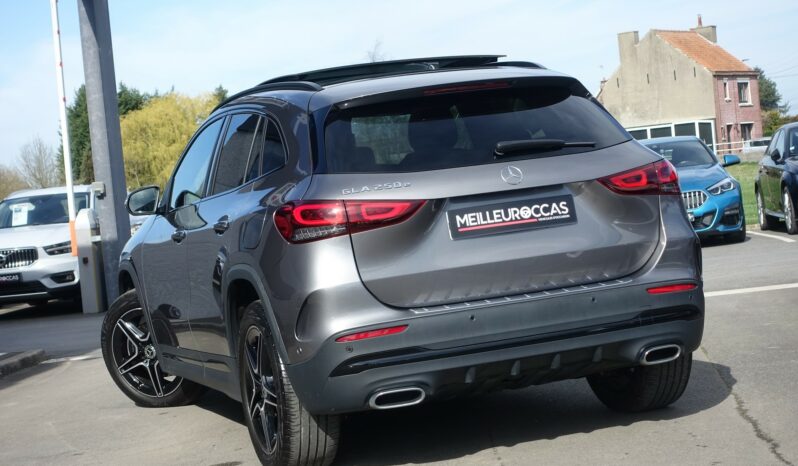 MERCEDES CLASSE GLA 250 E HYBRIDE RECHARGEABLE 262 CH AMG-LINE complet
