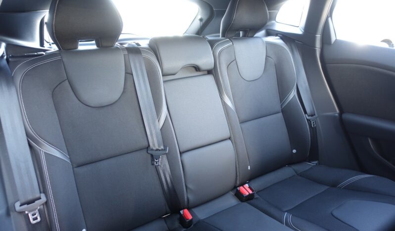 VOLVO V40 2.0L D2 GEARTRONIC 120CH BLACK EDITION complet