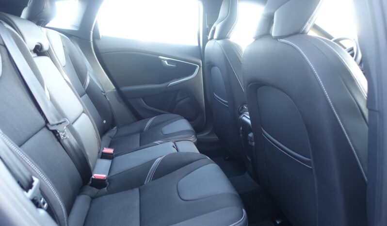 VOLVO V40 2.0L D2 GEARTRONIC 120CH BLACK EDITION complet