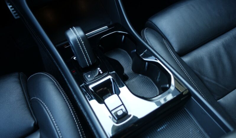 VOLVO XC 40 T4 HYBRIDE RECHARGEABLE GEARTRONIC 211 CH  R-DESIGN complet
