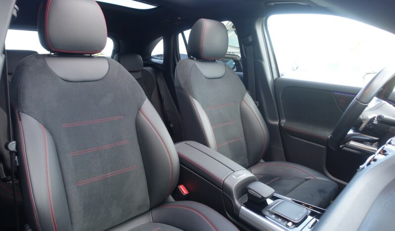 MERCEDES CLASSE GLA 250 E HYBRIDE RECHARGEABLE 262 CH AMG-LINE complet