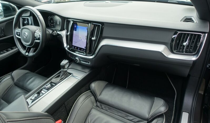 VOLVO V 60 D3 2.0 L GEARTRONIC 150CH R-DESIGN complet