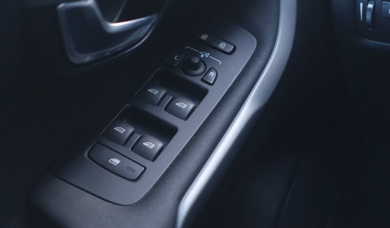 VOLVO V40 2.0L D2 GEARTRONIC 120CH BLACK EDITION complet